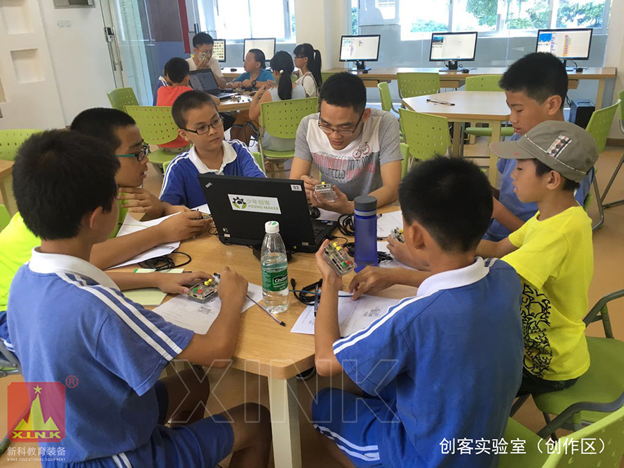 <a href='http://www.jrzfw.cn' target='1' style='font-size:14px; font-weight:bold; color:#0080ff;'>創客實驗室</a>