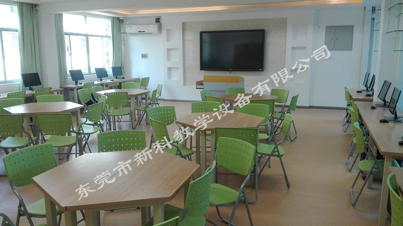 <a href='http://www.jrzfw.cn' target='1' style='font-size:14px; font-weight:bold; color:#0080ff;'>創客實驗室</a>