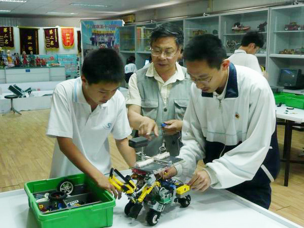 <a href='http://www.jrzfw.cn/chanpin/60-1.html' target='1' style='font-size:18px; font-weight:bold; color:#000000;'>機(jī)器人功能室</a>5
